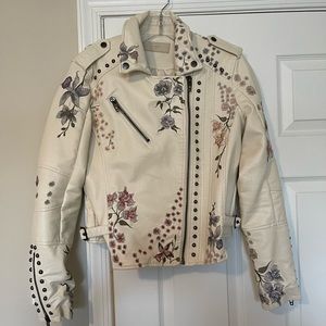 Size M Blank NYC white leather jacket
